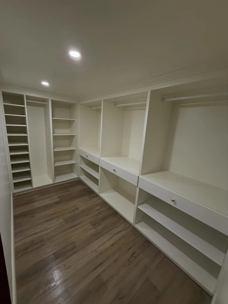 Custom built-in closet shelving carpentry